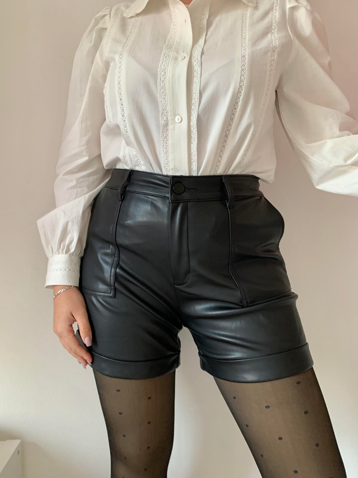 SHORT EN SIMILI CUIR