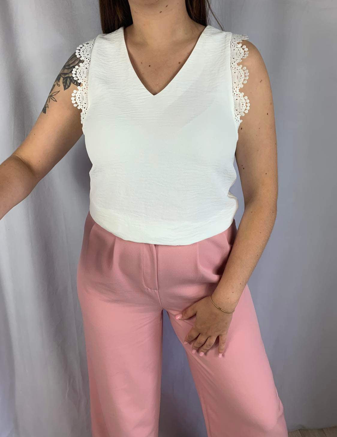 DEBARDEUR EN DENTELLE