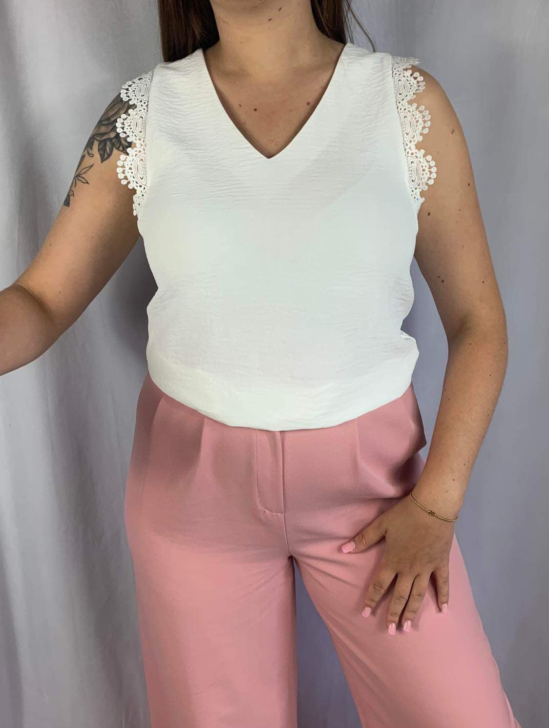 DEBARDEUR EN DENTELLE