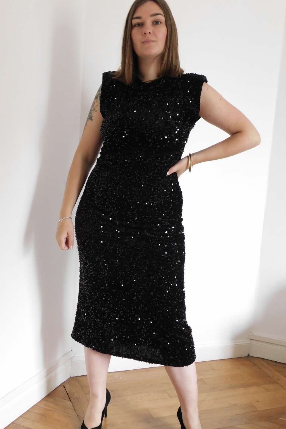 ROBE LONGUE EN SEQUINS