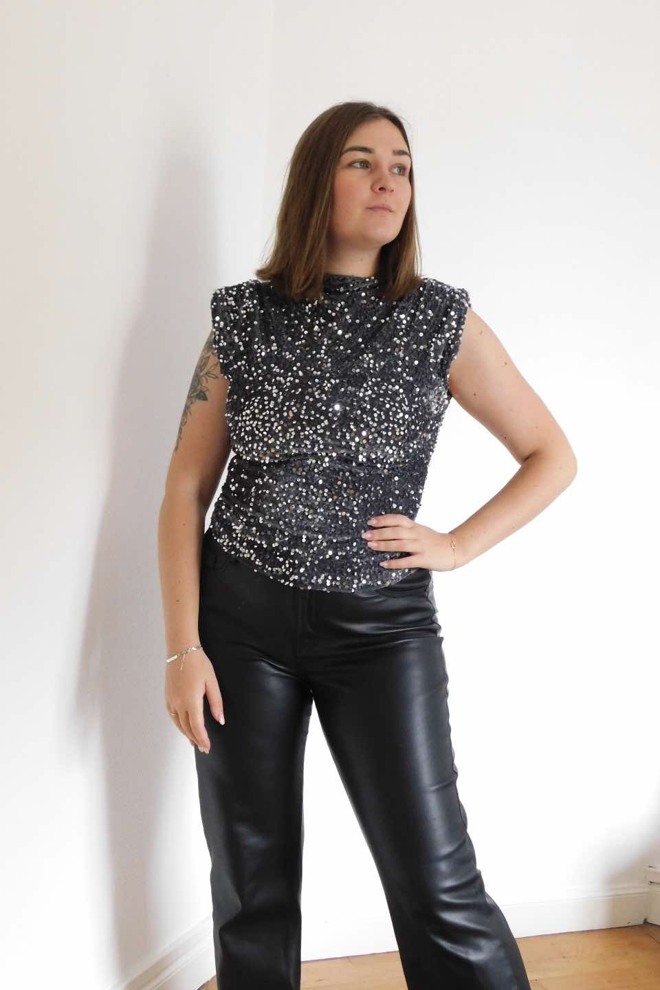 TOP EN SEQUINS - GRIS